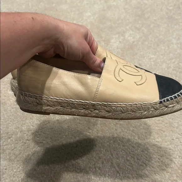 CHANEL Tan and Black Espadrilles - Picture 4 of 8